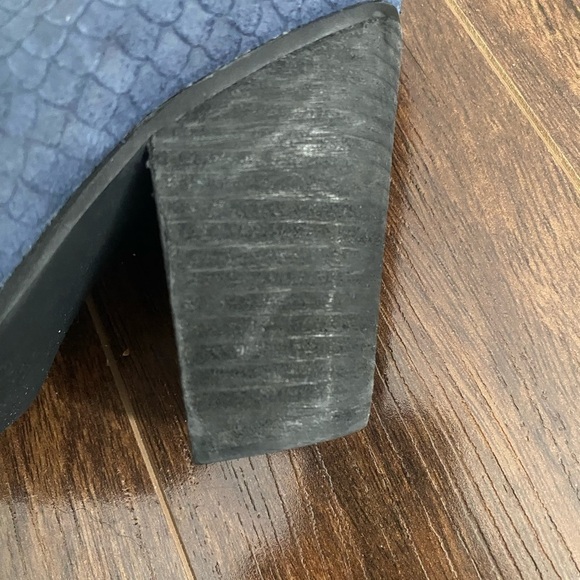 ALDO Blue Healed Boots Size 7.5 - Picture 15 of 16